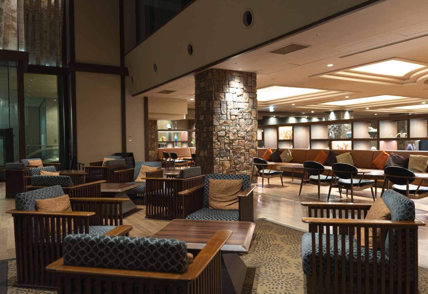 サービス付き高齢者向け住宅事業